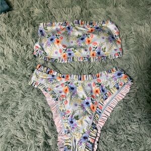SHEIN Floral Ruffle Bandeau Bikini Set